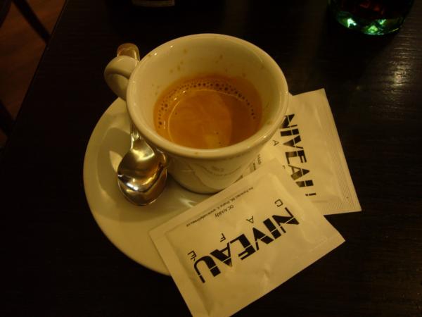 Lavaza espresso v Niveau Café